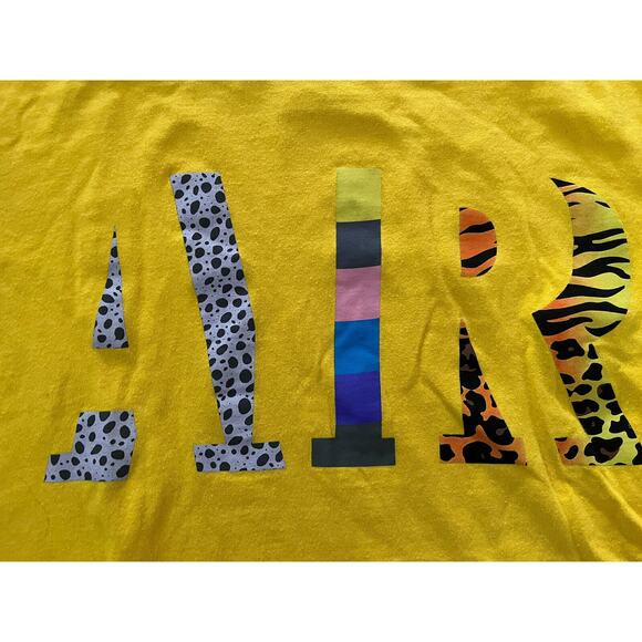 Nike Air Tee Men’s Yellow T Shirt Size M Leopard Tiger Stripe Print - Picture 2 of 4